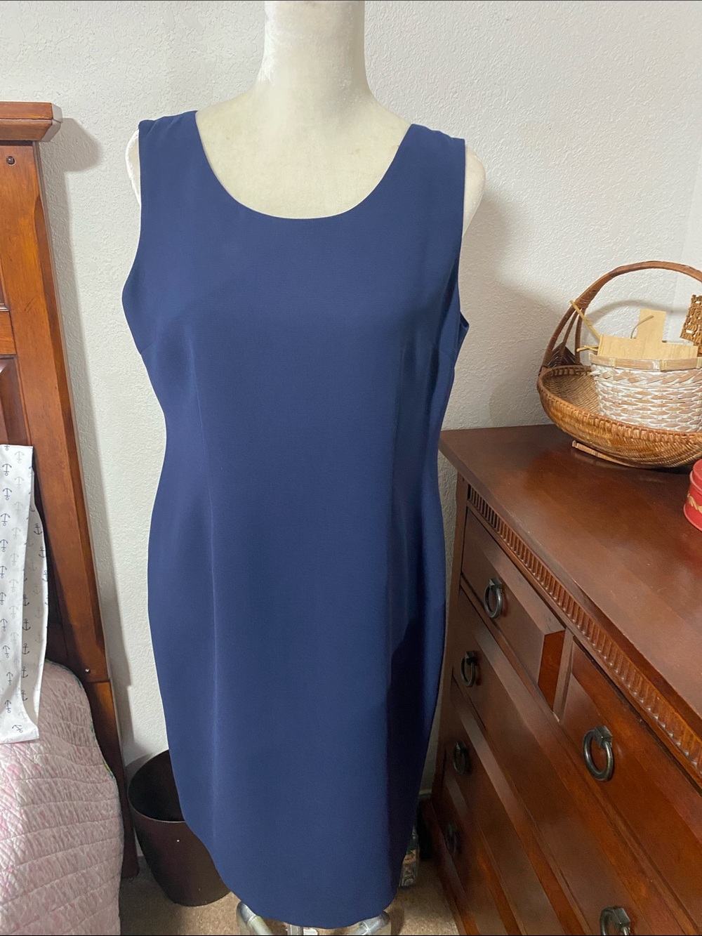 Kasper Classic Navy Scoop-Neck Sleeveless Shift Dress